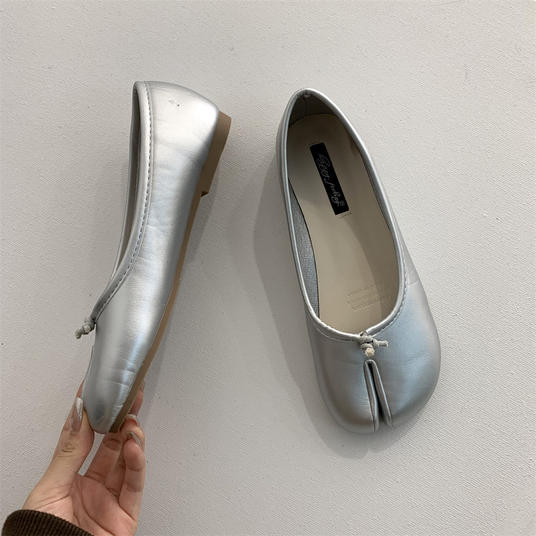 gommino women's shoes 2025 new summer split toe tabi shoes toe lazy horseshoe flat pumps autumn shoes undefined