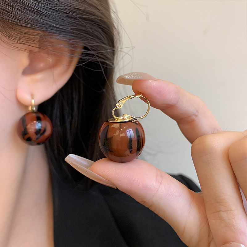 light luxury all-match ankela red atmosphere ear studs women's fashionable elegant high-grade square round face ear ring heart-shaped earrings full figure