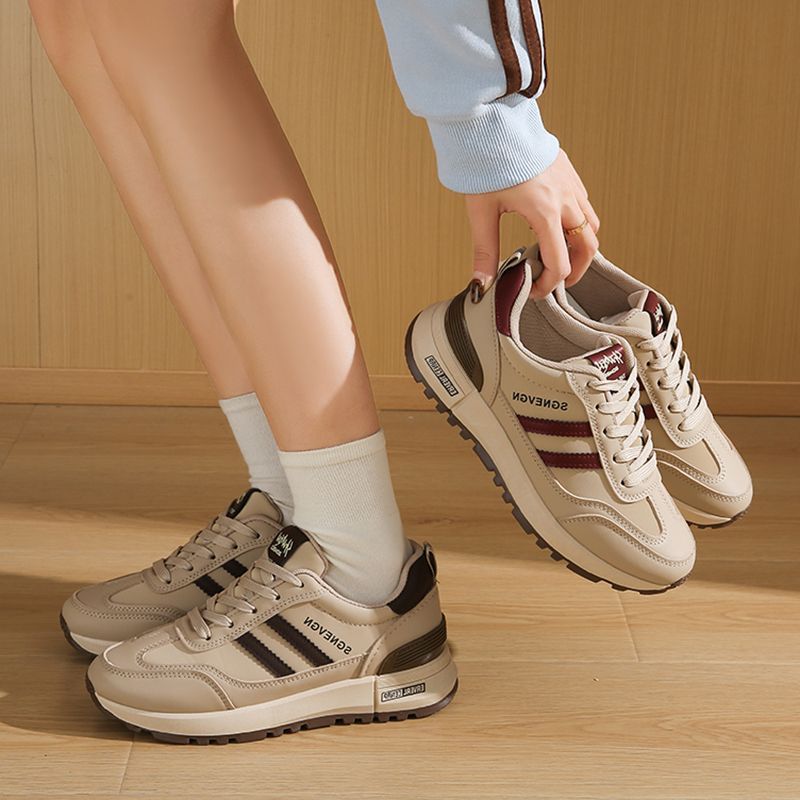 women's lightweight casual sneakers with shit feeling 2025 spring and autumn new soft bottom non-slip leather surface forrest gump running shoes Application Scenario