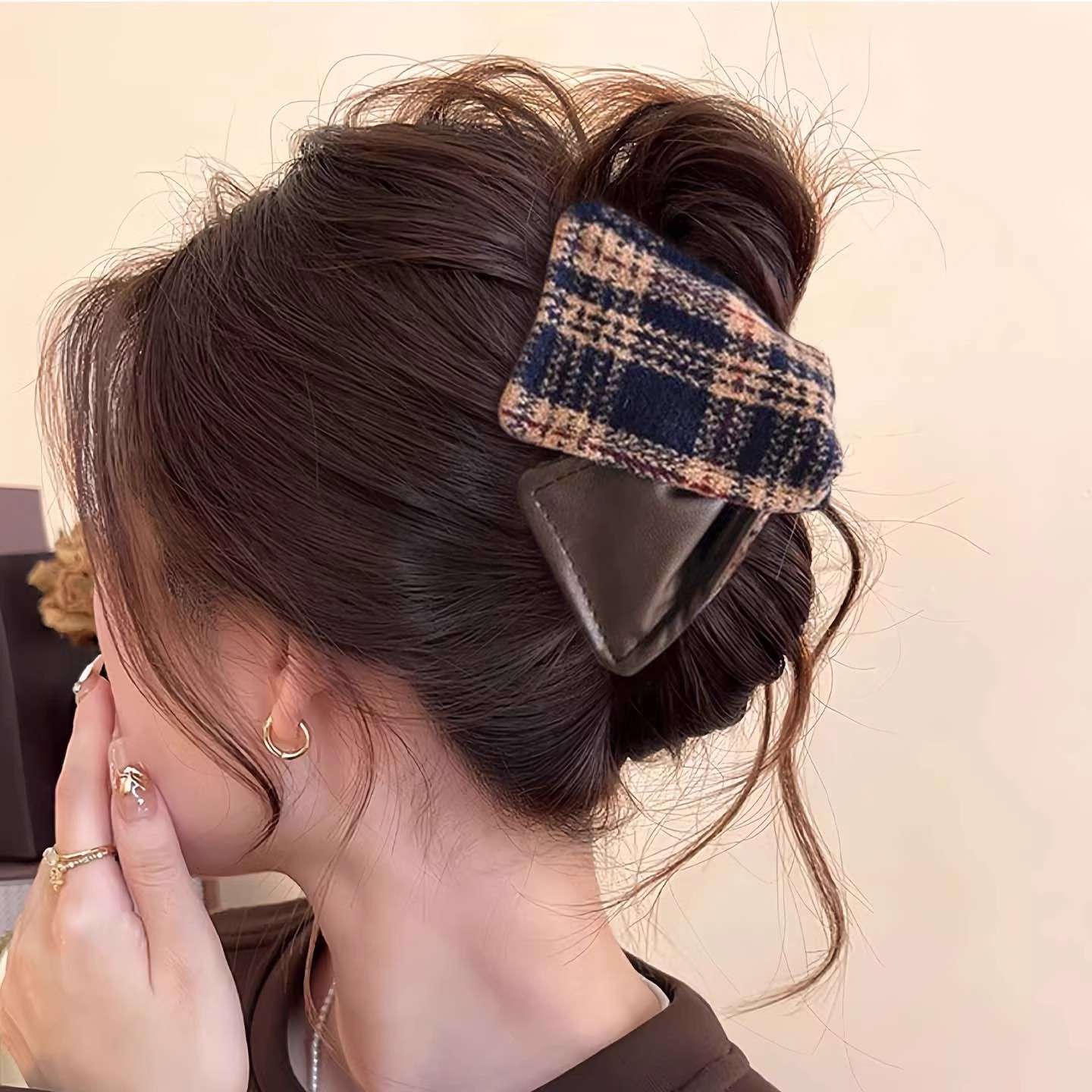 Retro leopard print hair clips, shark clips, duckbill clips, scratch clips, fashionable hair clips, headwear and hair accessories for women details Picture