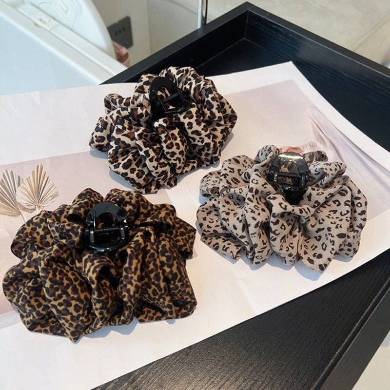 Retro leopard-print cloud bubble clip, large hair volume, feminine high-end look, back of the head coil hair clip, ponytail shark clip detail image 2