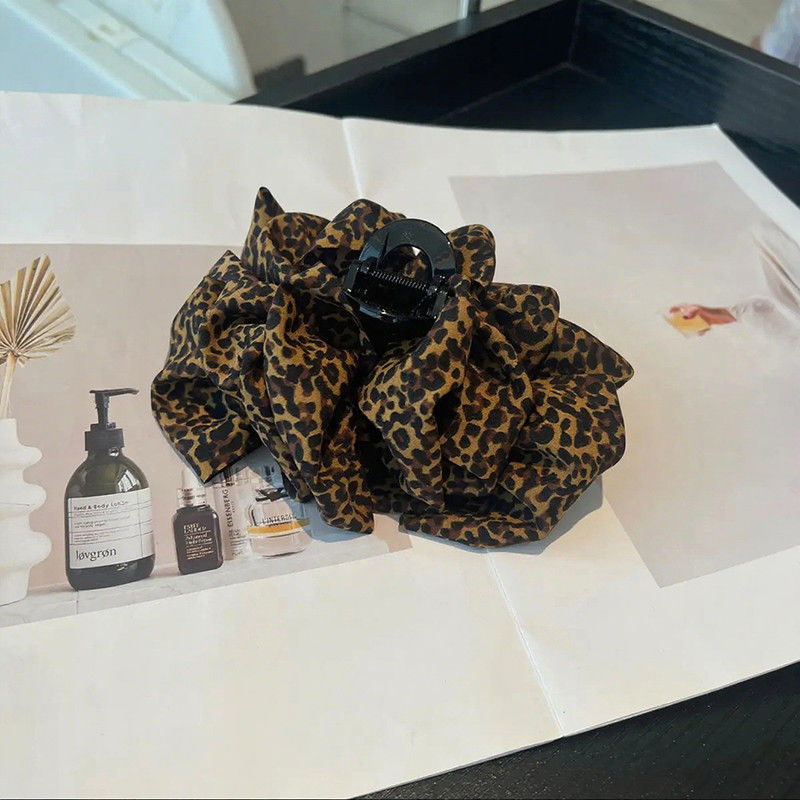 Retro leopard-print cloud bubble clip, large hair volume, feminine high-end look, back of the head coil hair clip, ponytail shark clip detail image 4