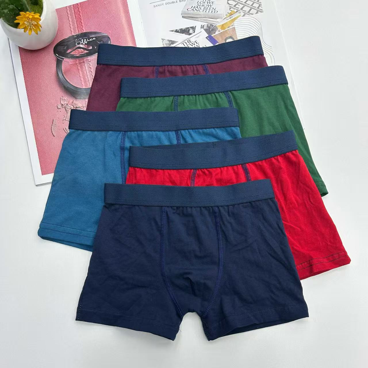 In stock for export of boys' solid color boxer briefs, flat underwear, comfortable boxer shorts, 95 cotton boys' underwear, children's boxer underwear full figure