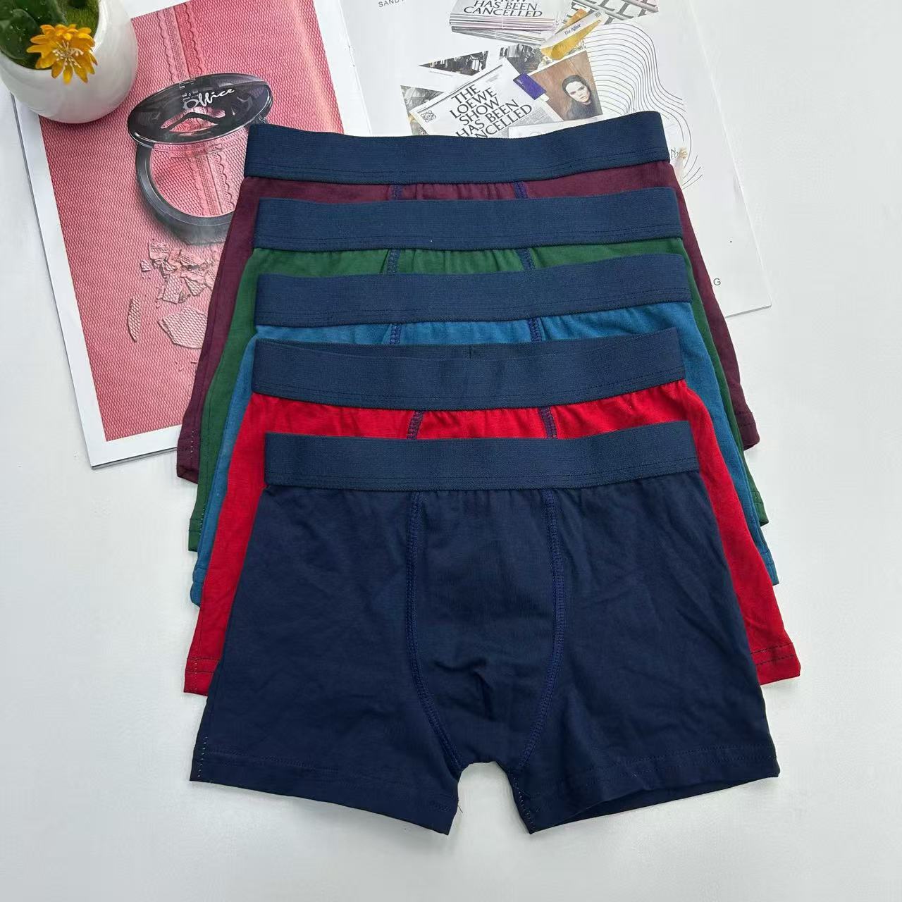 In stock for export of boys' solid color boxer briefs, flat underwear, comfortable boxer shorts, 95 cotton boys' underwear, children's boxer underwear details Picture