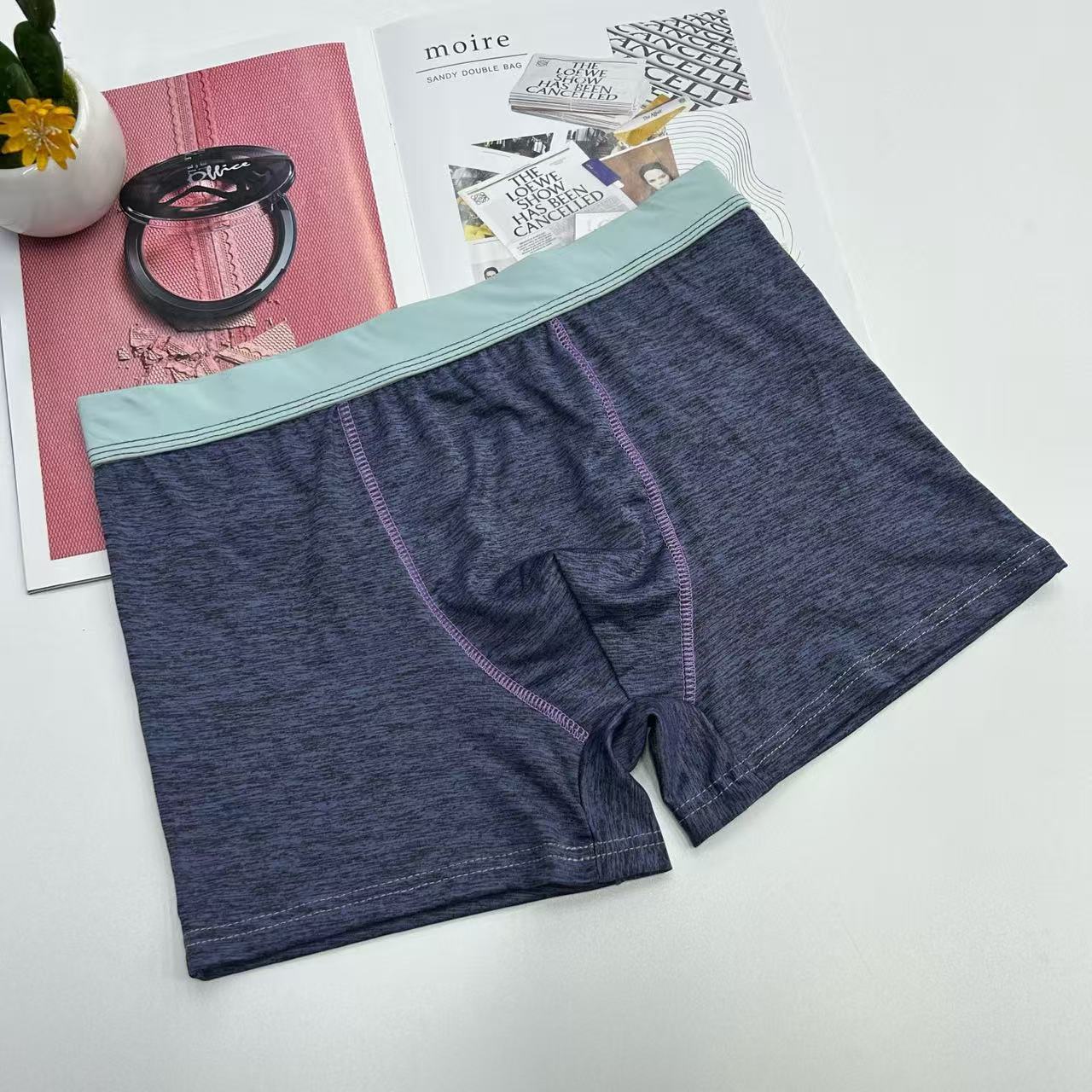 Super low-price men's boxer briefs, flat briefs, comfortable briefs, cotton men's briefs in stock for export to Africa and the Middle East Item Picture