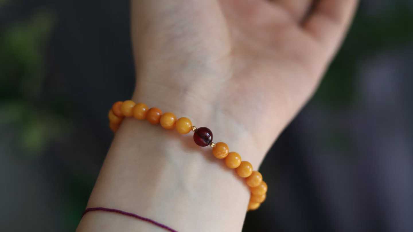 6mm natural aged amber bracelet Application Scenario