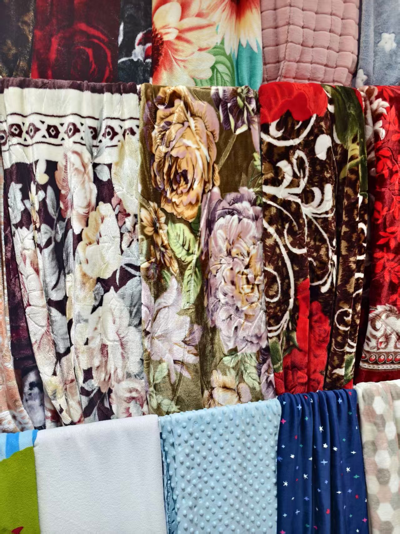 盖毯绒毯厂家外贸批发定做法兰绒压花印花薄毯毛毯批发详情1