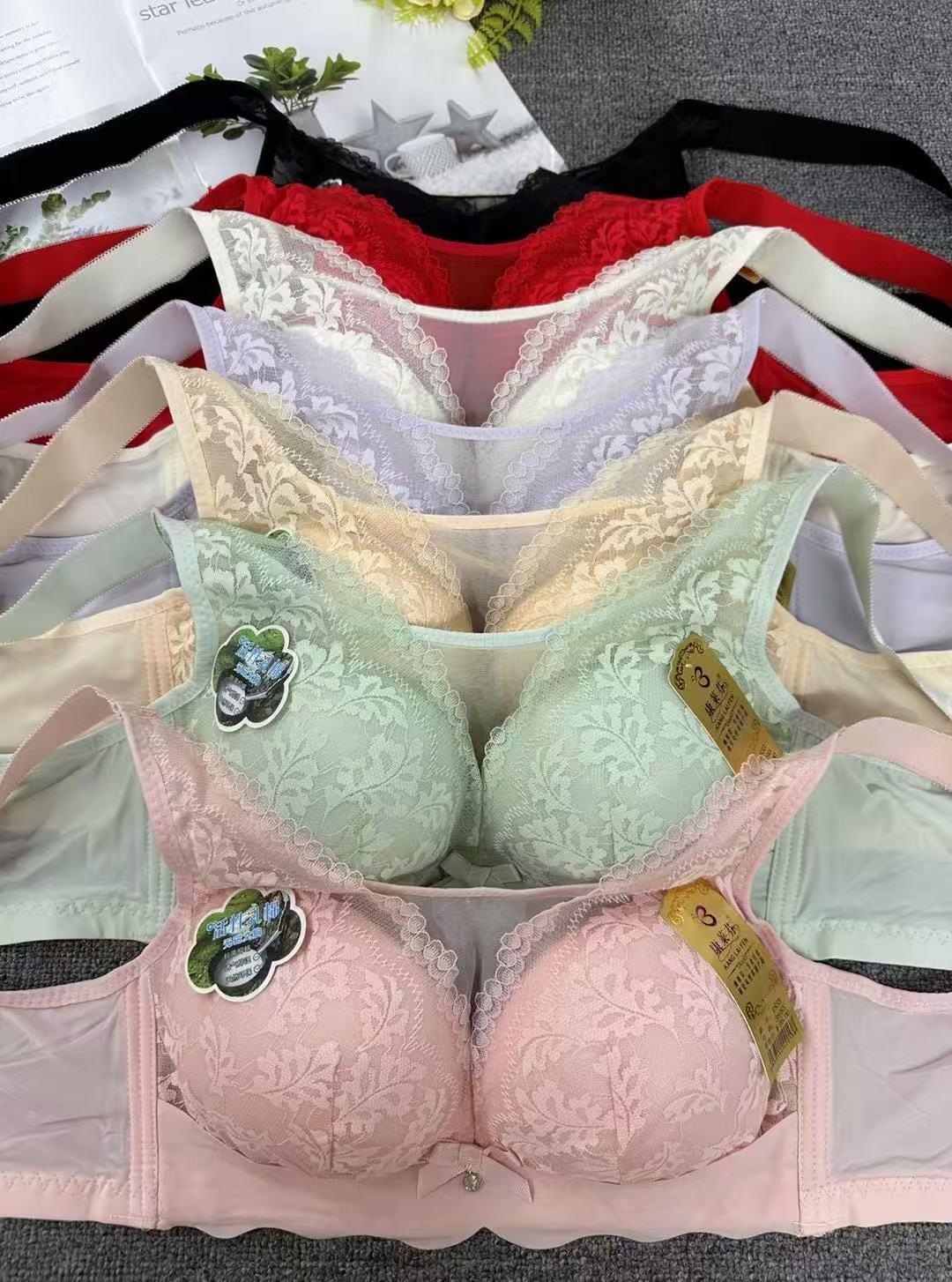 For export to the Middle East, we offer high-quality, comfortable, undergarments without steel rings, providing a warm and comfortable design that gathers and prevents exposure details Picture