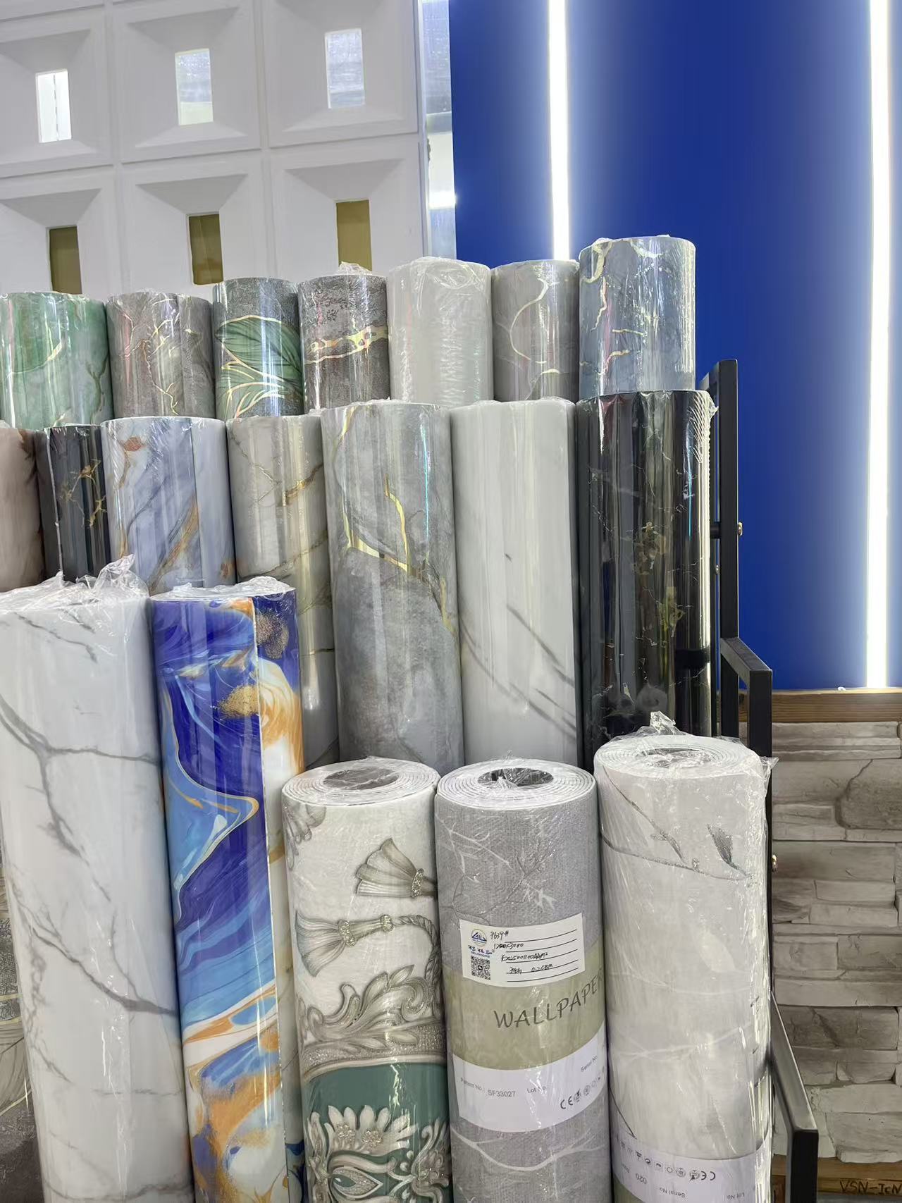 家装主材/外墙装饰挂板户/墙纸美式复古/窗贴pvc/墙材细节图