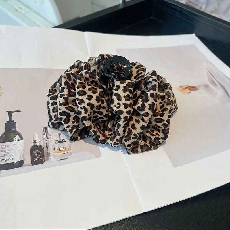 Retro leopard-print cloud bubble clip, large hair volume, feminine high-end look, back of the head coil hair clip, ponytail shark clip detail image 3
