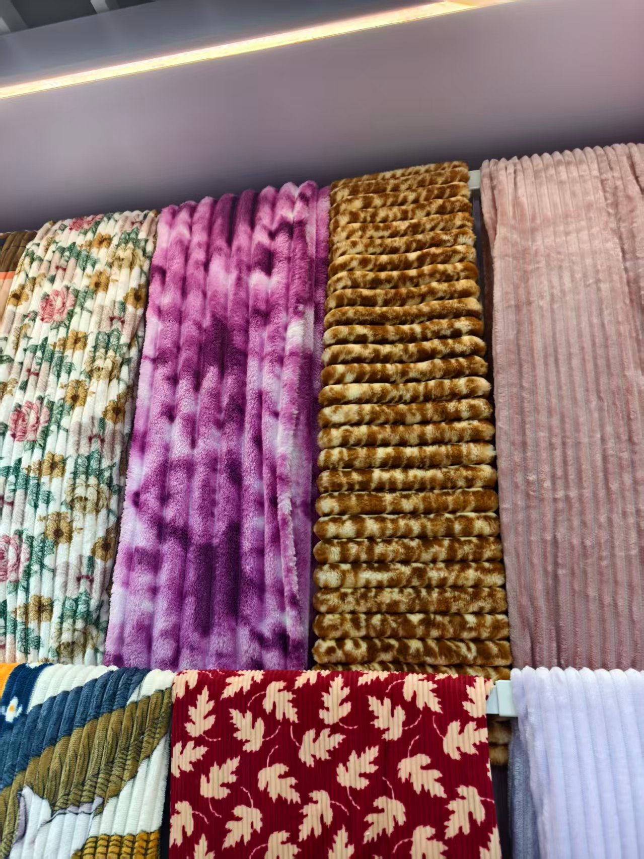 厂家外贸批发定做法兰绒压花印花薄毯毛毯批发印花