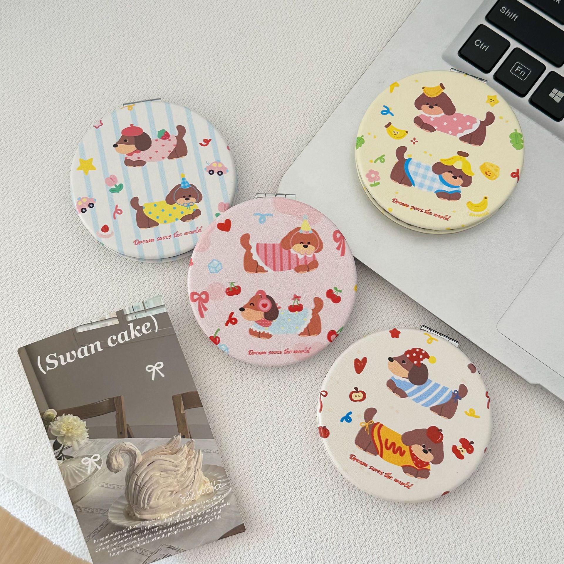 sausage puppy makeup mirror cute folding mirror student good-looking hd office desk surface panel table mirror Application Scenario