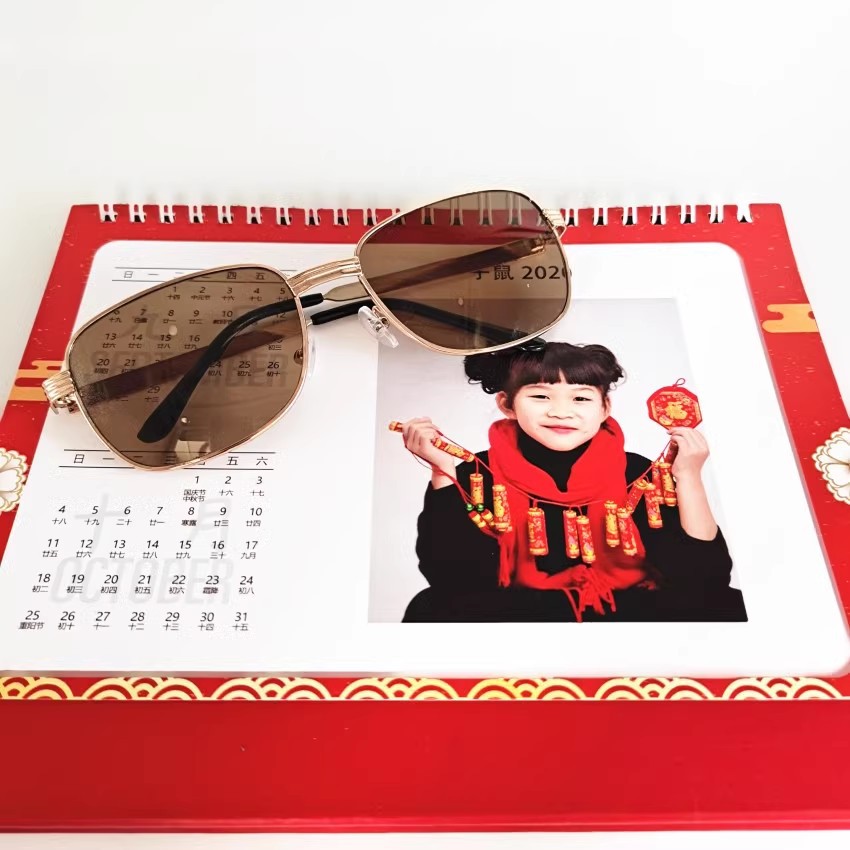 2024 new reinforced glass lens sunglasses men's and women's metal large frame plain sun glasses windproof black sunglasses Item Picture