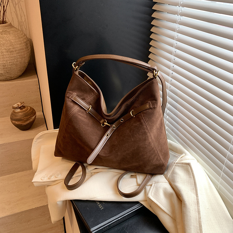 cross-border foreign trade simple large capacity belt decoration women's bag 2024 new casual shoulder backpack tote full figure