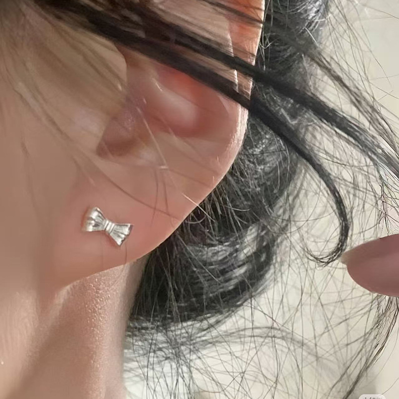 s925 sterling silver high-grade versatile exquisite fashion graceful hypoallergenic stud earrings factory wholesale night market stall earrings details Picture
