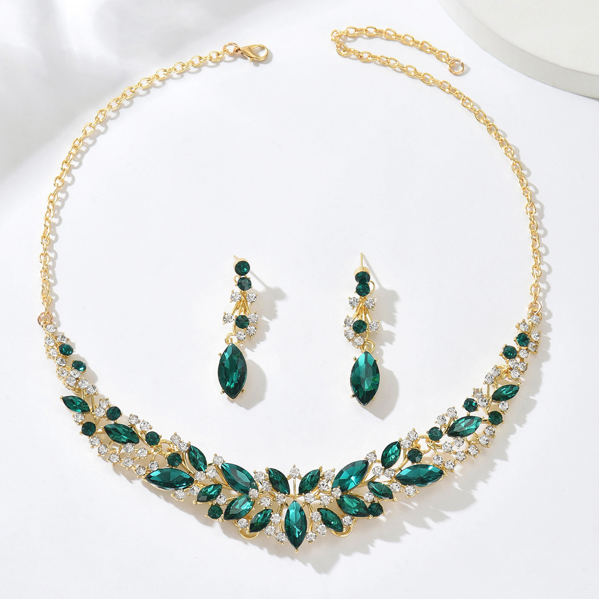 factory supply direct sales hot sale in europe and america women's alloy rhinestone necklace ornament set bridal wedding banquet jewelry details Picture