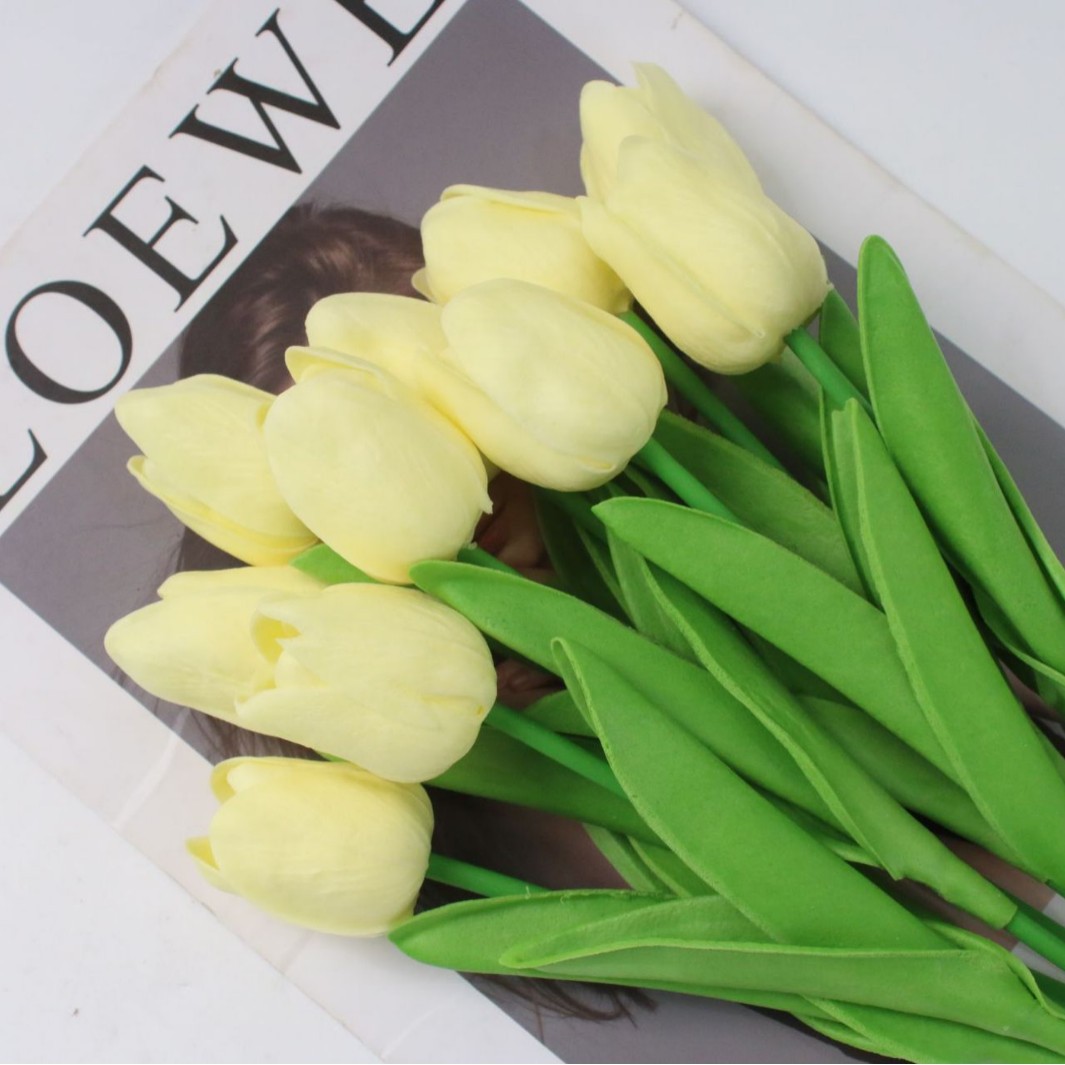 tulip artificial flower wedding fake flower bouquet shooting props home living room decoration pu artificial flower wholesale Application Scenario