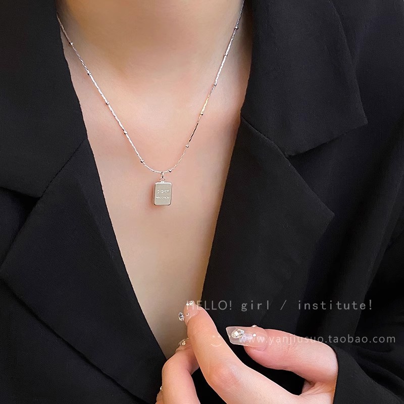 high-grade hot pearl necklace for women light luxury minority exquisite pendant clavicle chain online influencer fashion necklace accessories details Picture