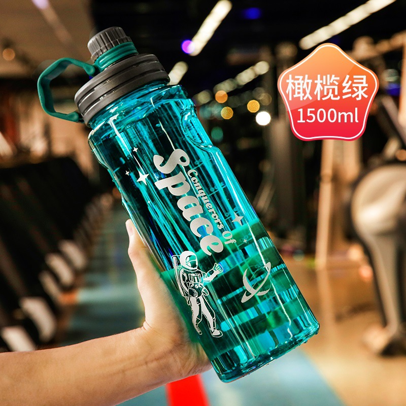 large capacity plastic water cup men's portable outdoor sports fitness bottle water bottle large size space bottle details Picture