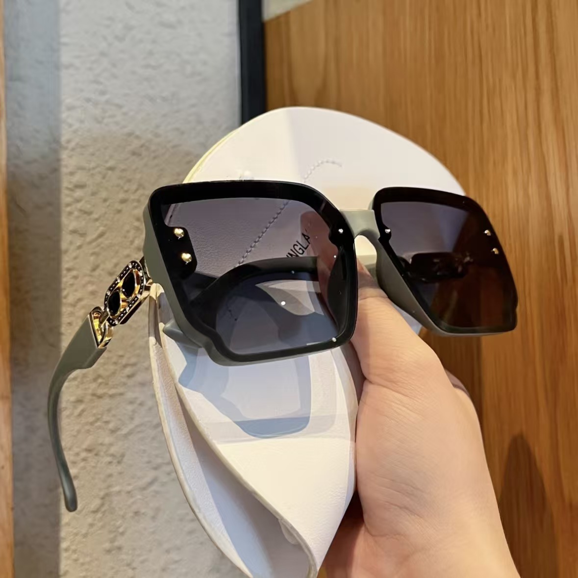 new sunglasses women's high-grade internet hot europe and america cross border sunglasses square large frame women's glasses high-grade full figure