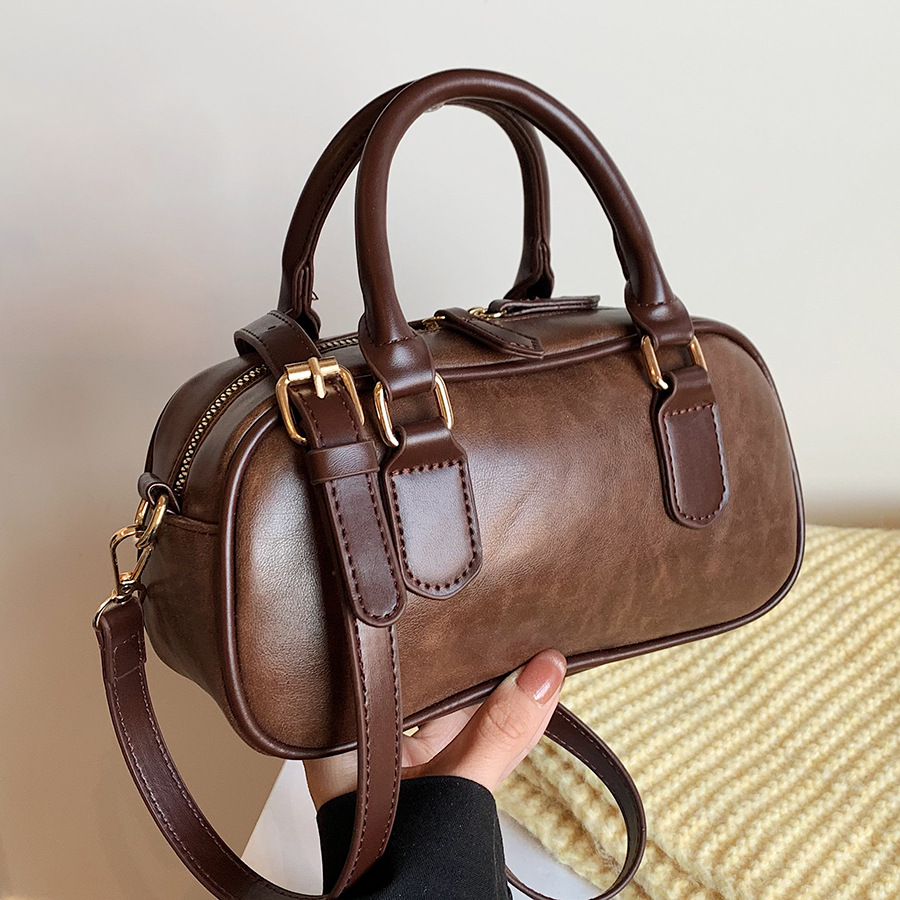 The high-end Maillard handbag for women is a new 2024 trendy, retro and versatile single-shoulder bag for commuting full figure