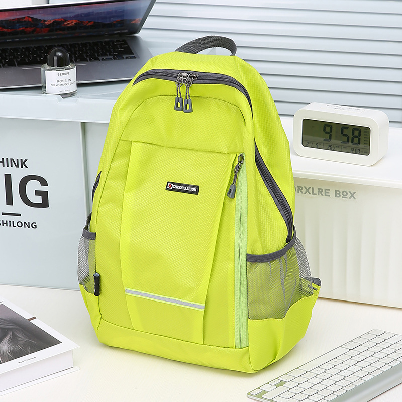 Outdoor travel bags, children's light backpacks, primary school students' tutorial bags, folding hiking bags, and leisure travel backpacks full figure