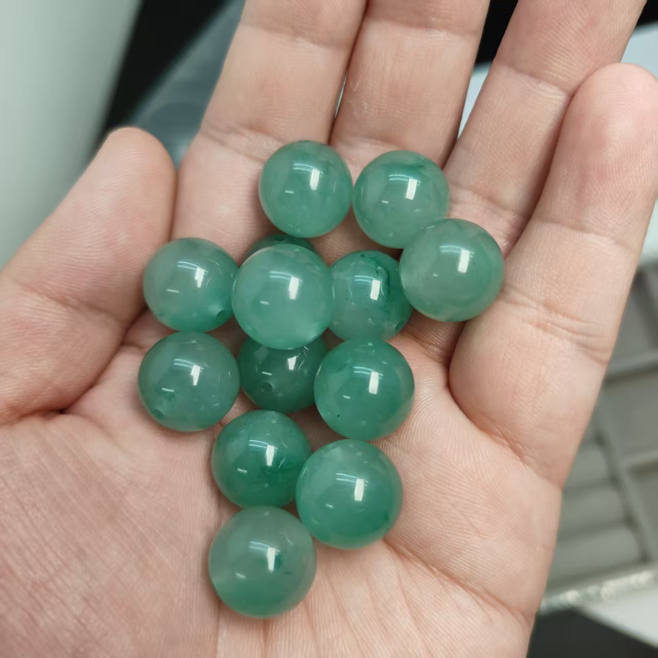 natural african emerald beads scattered beads diy handmade jewelry accessories material bracelet beaded half hole round beads wholesale Item Picture