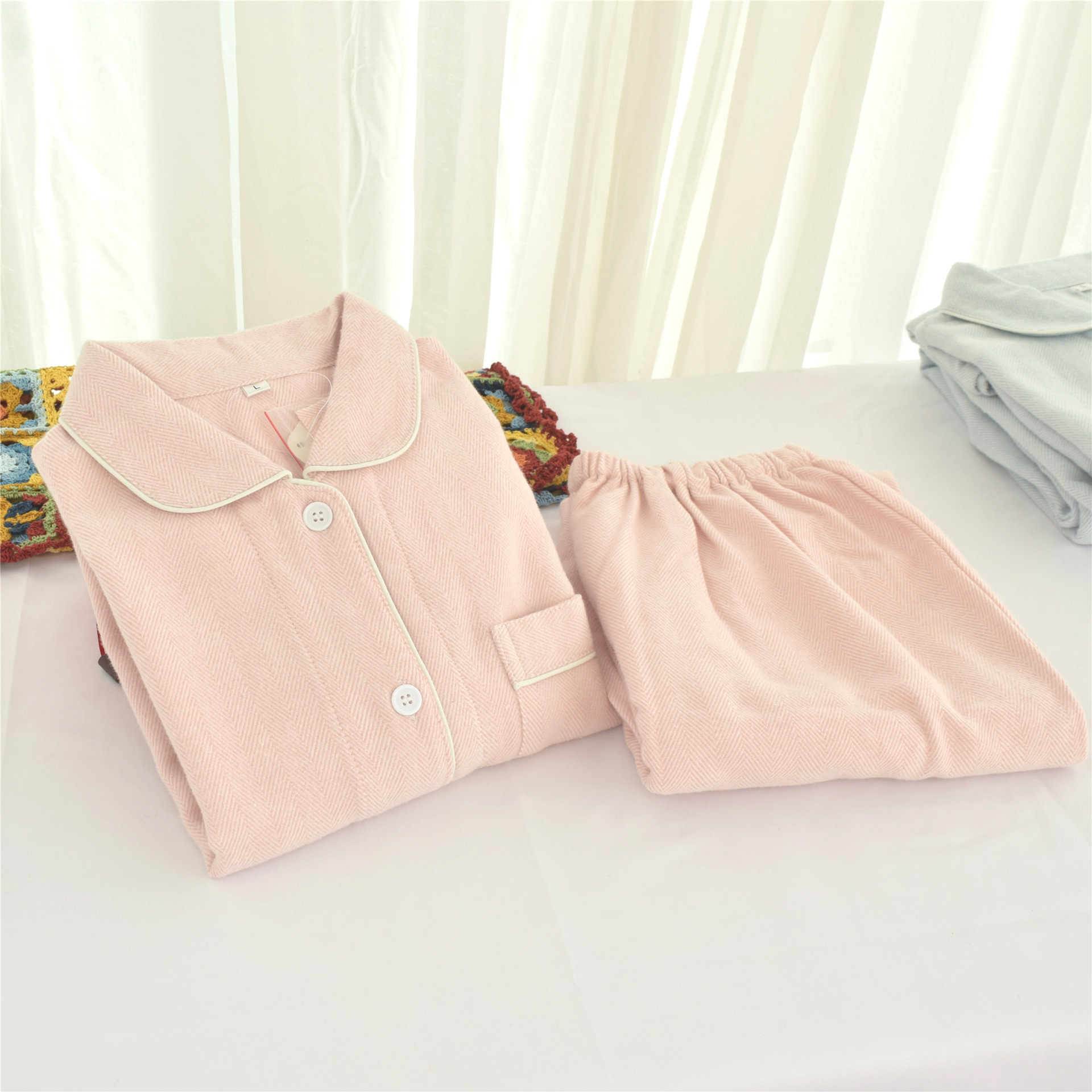 pure cotton brushed flannel autumn and winter classic long-sleeved trousers couple pajamas simple loose thick two-piece home wear details Picture