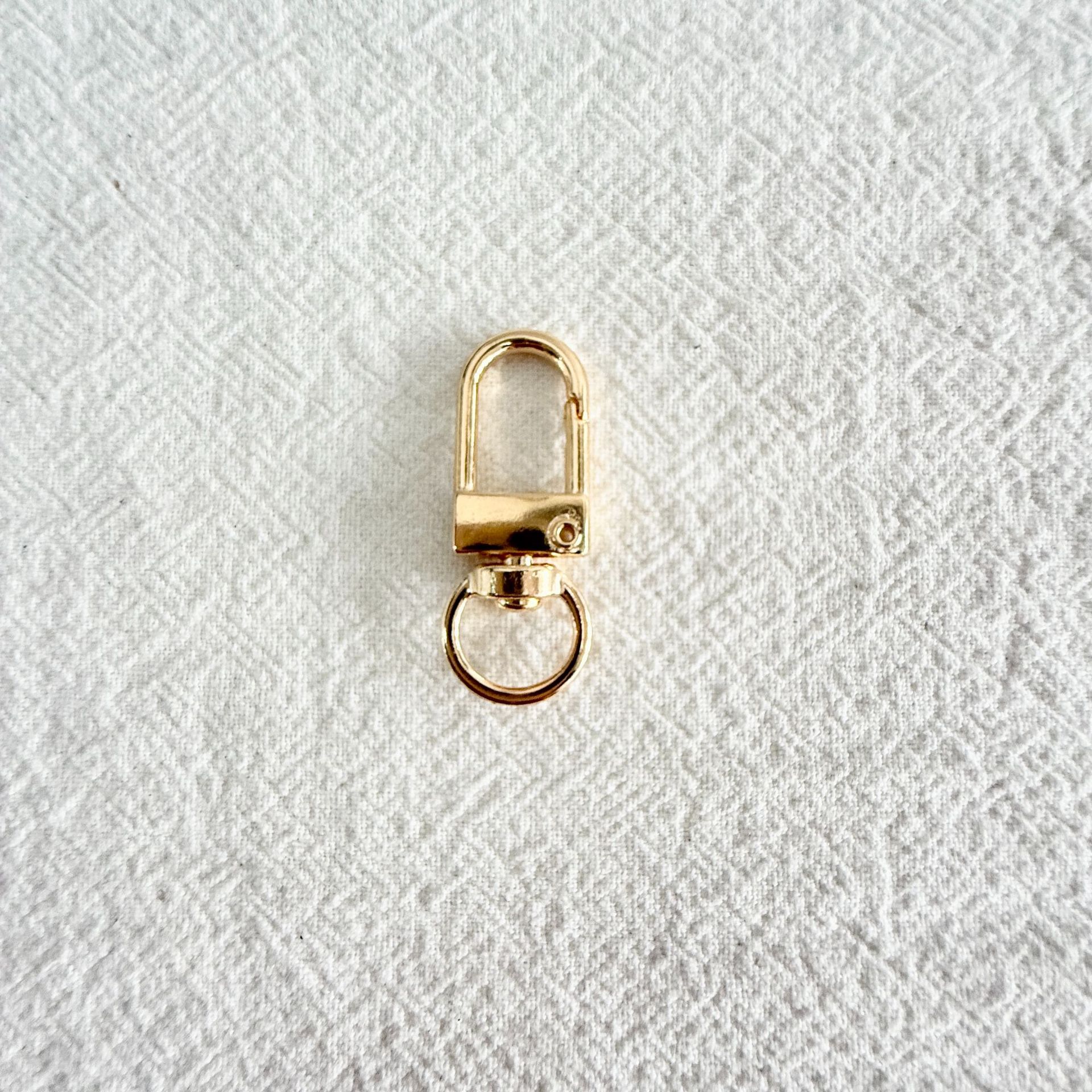 spot color metal 3 points small door latch creative simple diy ornament accessory bag keychain hanging buckle Specification drawing