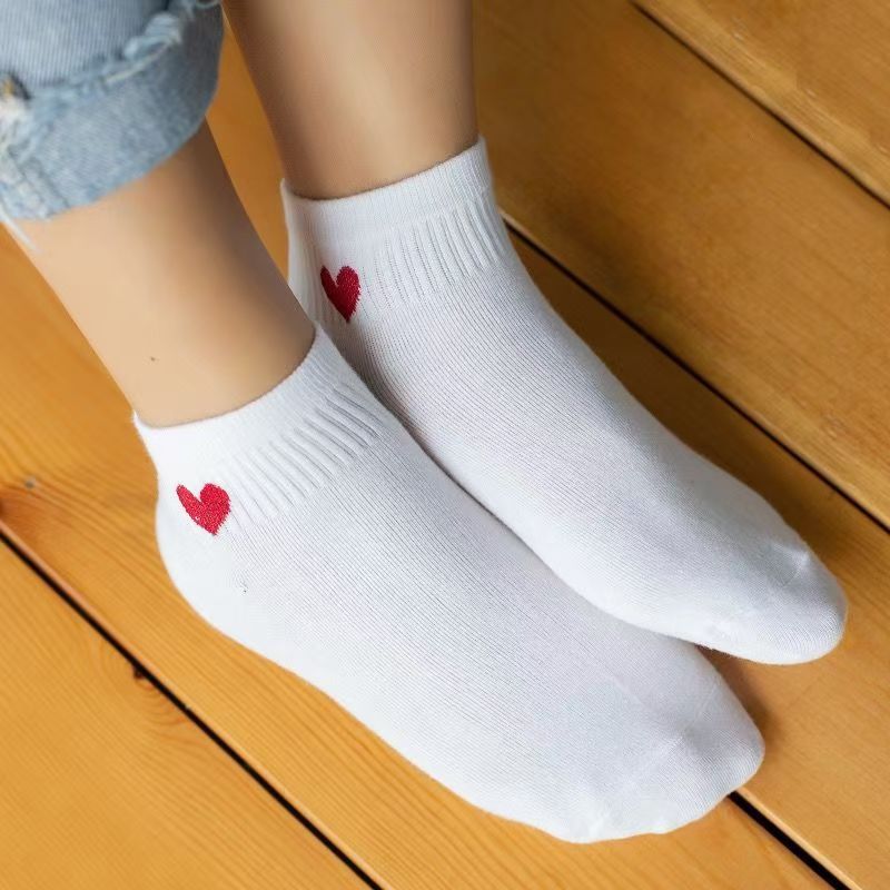 zhuji socks wholesale spring and summer thin red heart all-match black and white girls short socks sweat-absorbent breathable boat socks women's socks details Picture