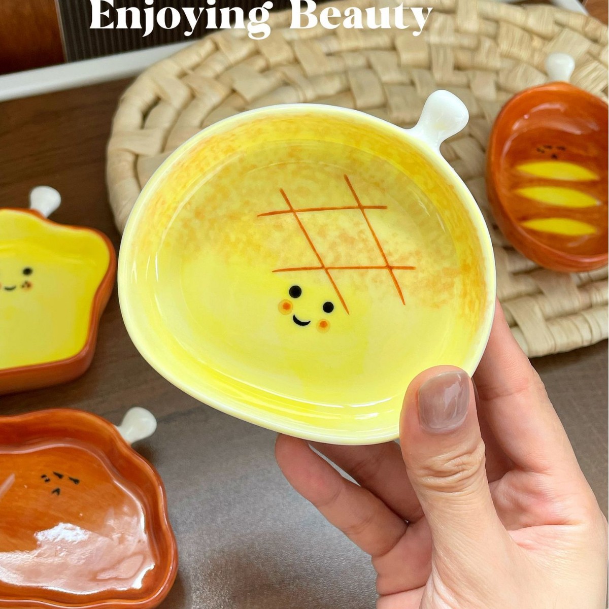 cute bread head ceramic plate household dumplings seasoning dish ceramic barbecue saucer dish sauce dish vinegar dish saucer Application Scenario