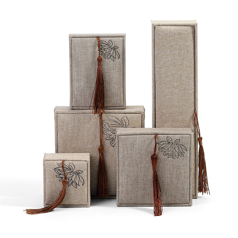 ancient style calligraphy crafts jewelry box vintage linen tassel bracelet box wholesale jade beads calligraphy packaging box Item Picture