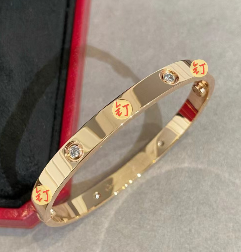 high version wide and narrow version card home v gold titanium steel bracelet thick plated 18k gold rose gold starry bracelet factory direct sales full figure