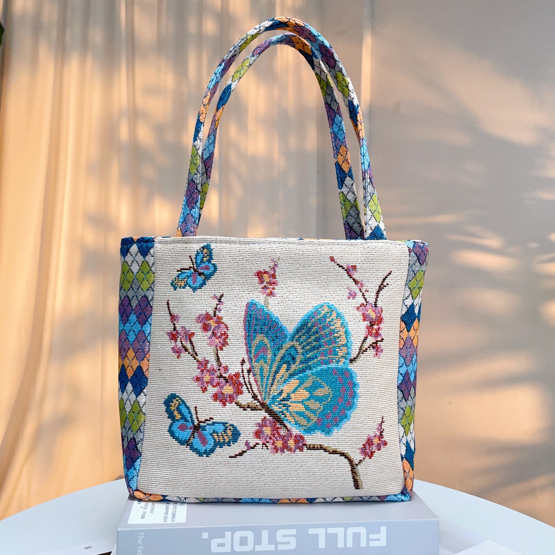 rhombus canvas bag double-sided gold silk embroidery fashion handbag daily portable hand bag lunch bag for work details Picture