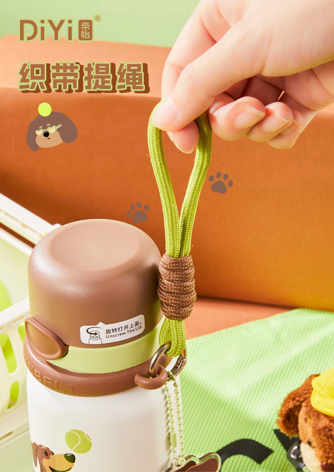 The DY-BW1356 Di Yi Simple three-drink cup lid features a lustrous color scheme and vibrant sausages. The classic version continues and upgrades with a 316 stainless steel webbed handle that is easy to carry away Item Picture