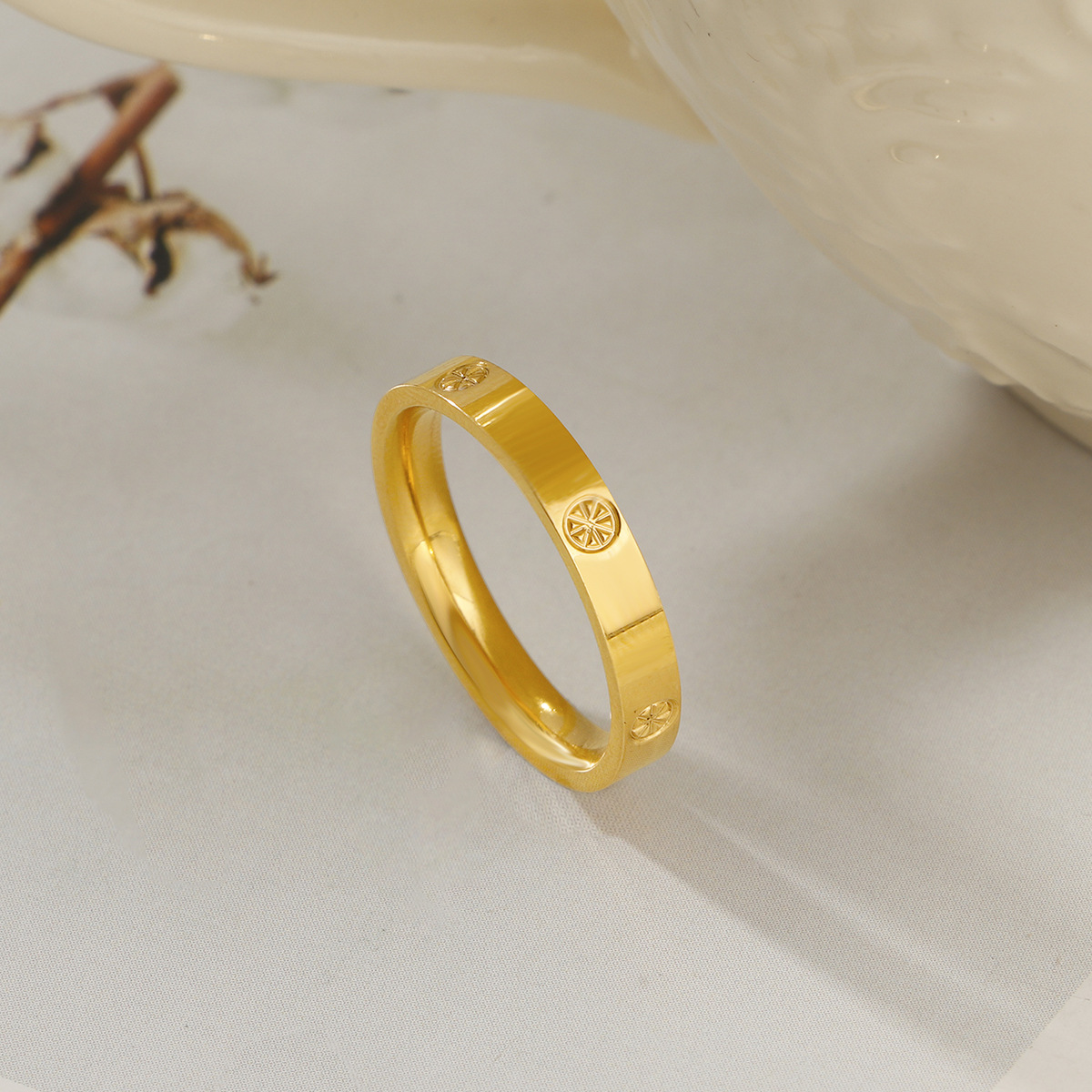 2024 new gold pigment ring rice diamond pattern ring non-fading titanium steel special-interest design couple couple rings gift details Picture