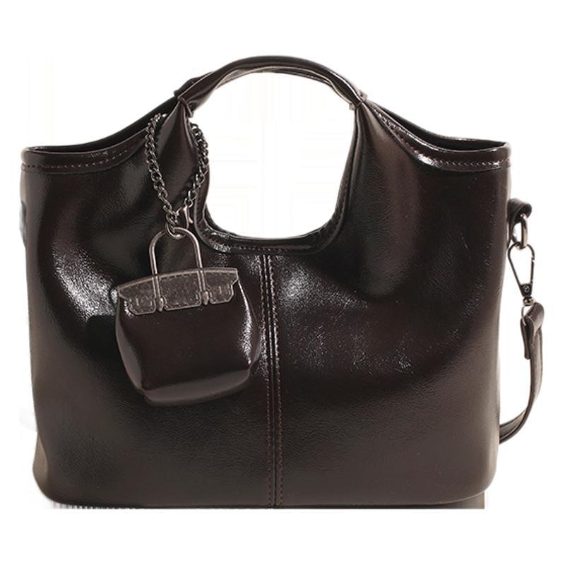high-end retro textured light luxury women's bag new 2025 fashion retro underarm crossbody shoulder bag soft leather handbag Item Picture