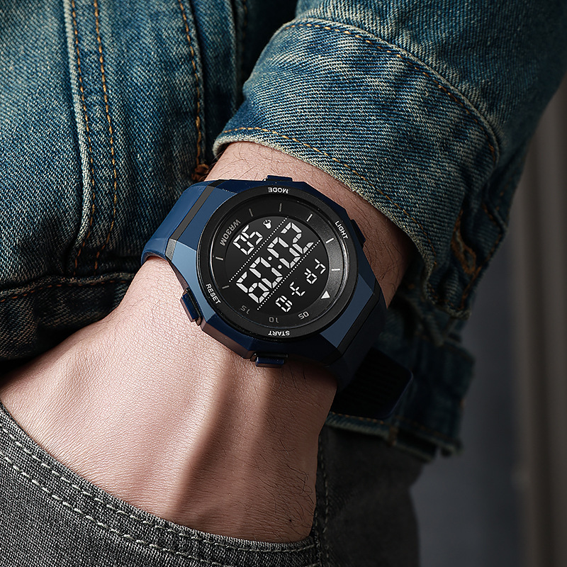 trendy fashion outdoor mountaineering sports men's watches multi-functional large dial waterproof led luminous electronic watch Application Scenario