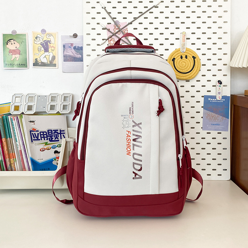 new daily travel fashion casual backpack outdoor men's and women's large capacity junior high school and high school durable backpack Application Scenario
