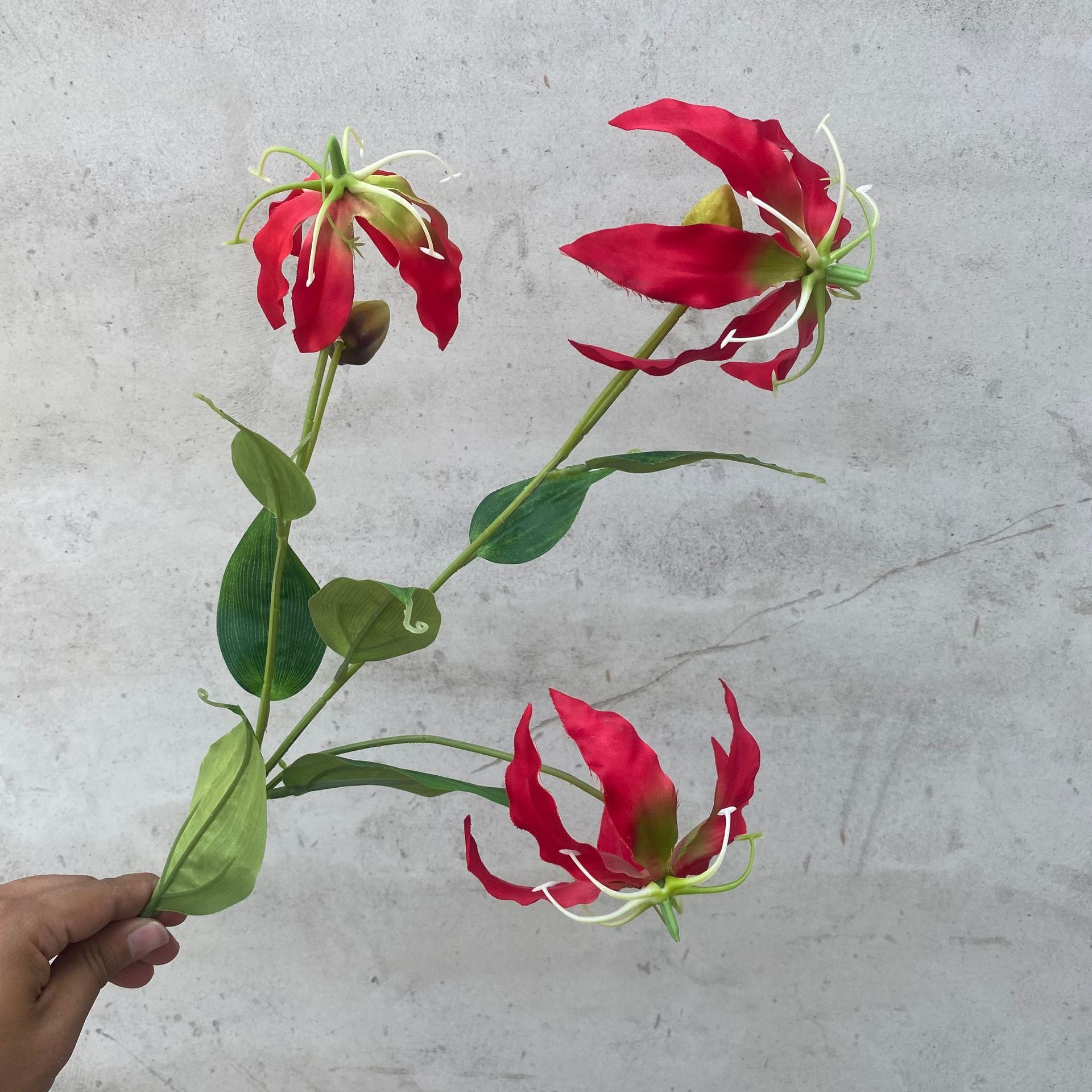 3-head garland flame lily artificial flower wedding flower bridal bouquet power strip flower home hotel decorative fake flower details Picture