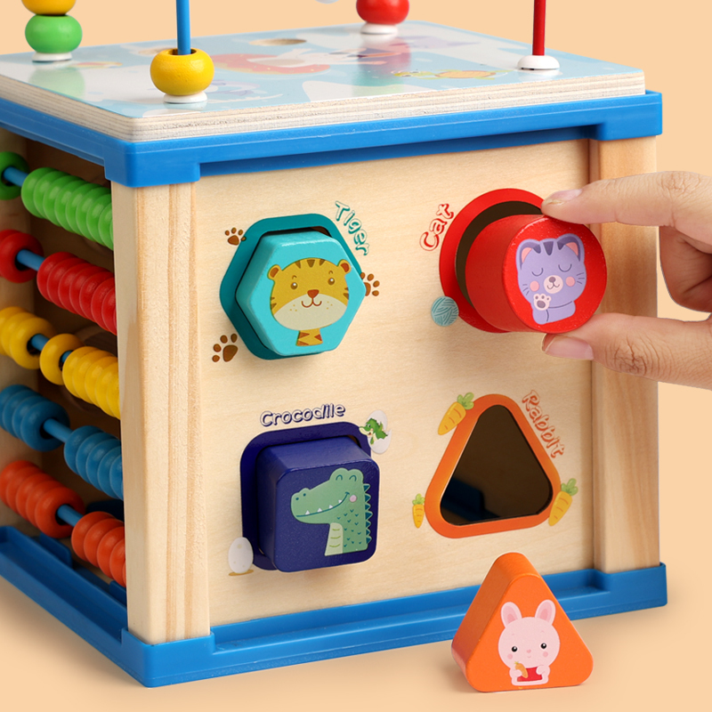 Children's Intelligence beaded multi-functional treasure box, early education and enlightenment beaded intelligence box for boys and girls, parent-child toys, shape matching clock, cognitive calculation stand, positioning, parent-child games Application Scenario