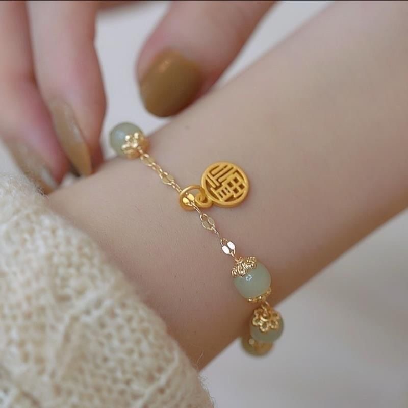 xiaohongshu ins special-interest design girlfriends national style gold silk bell pendant girlfriends bracelet bracelet special gift Application Scenario