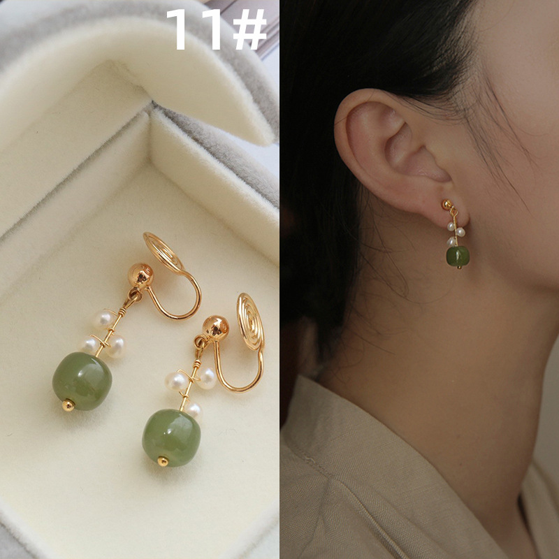 mosquito coil ear clip non-pierced high-grade niche vintage earrings women's elegant pearl ear clip light luxury korean earrings Application Scenario