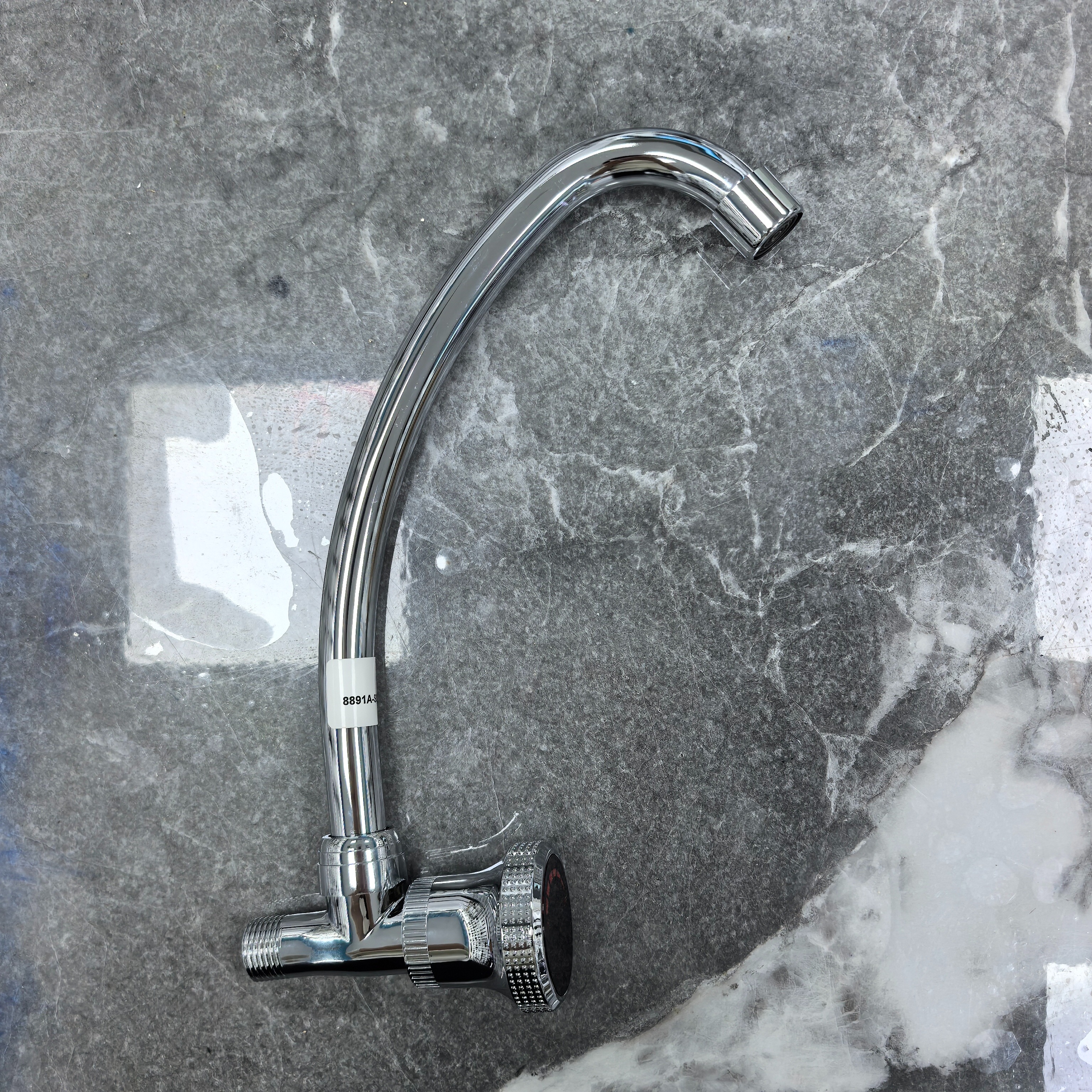 RR-SLT891A zinc alloy faucet, electroplated plastic handwheel, copper valve core,SS201 vertical pipe full figure