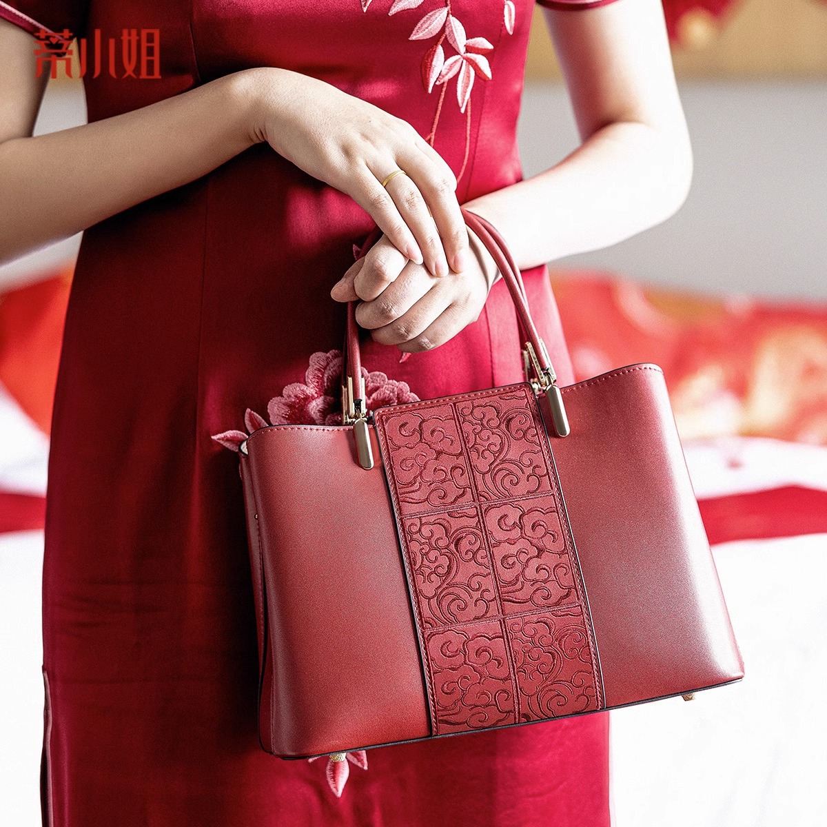mom bag wedding bag 2025 red new style bridal bag high-grade mid-year happy mother-in-law wedding handbag full figure