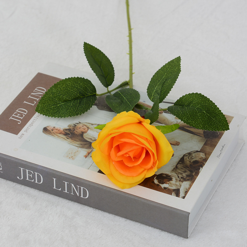 single feel flannel artificial rose valentine's day bouquet flower arrangement home decorative fake flower rose waterfall layout Application Scenario