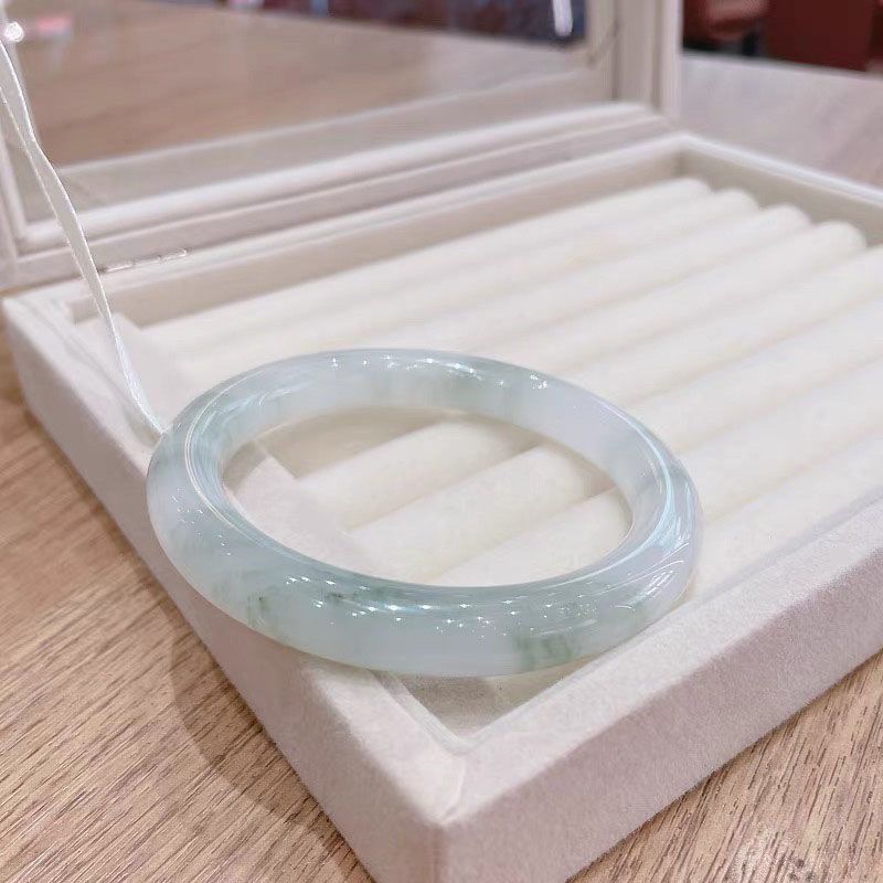 xinjiang tianshan mountains jade tianshan emerald bracelet girl colored glaze bracelet ice-like spring green round bar floating flowers jingle full figure