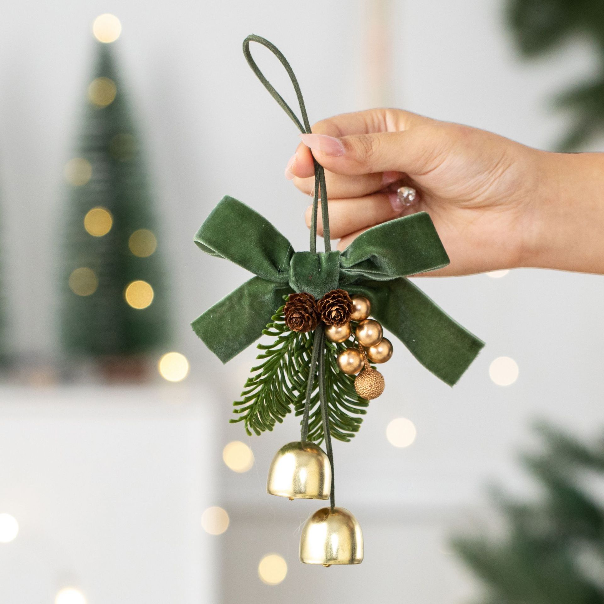 2026 new christmas decorations jingling bell garland pendant christmas tree decorations atmosphere scene ornaments details Picture