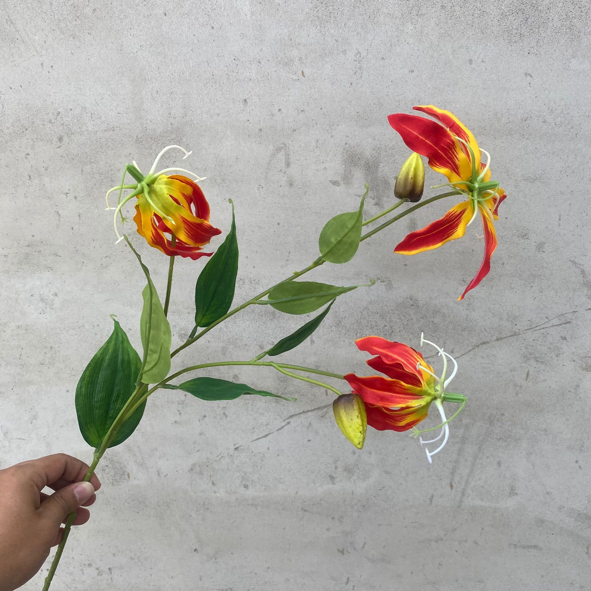 3-head garland flame lily artificial flower wedding flower bridal bouquet power strip flower home hotel decorative fake flower full figure