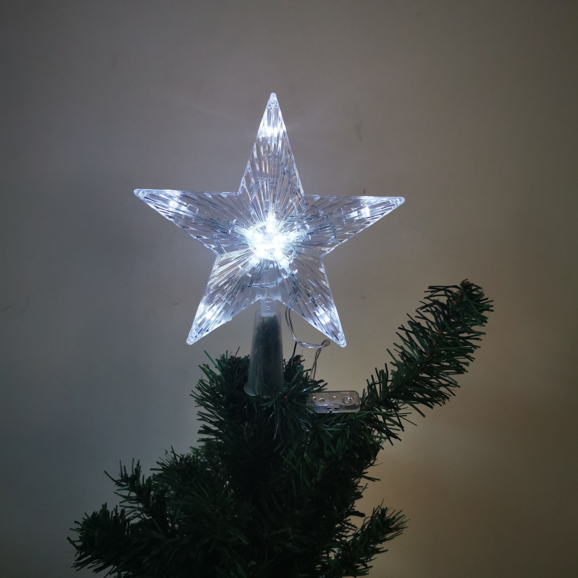 christmas tree top light led luminous star light five-pointed star color light battery box room decoration cross-border christmas tree lamp Specification drawing